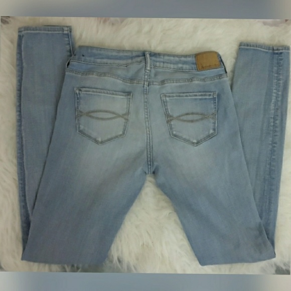 A&F distressed super skinny jeans - Picture 2 of 3